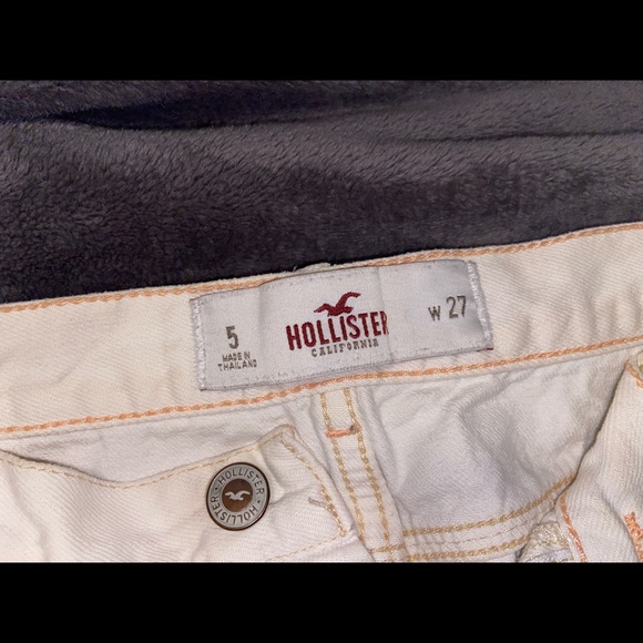 Hollister Low Rise Shorts - Picture 2 of 3